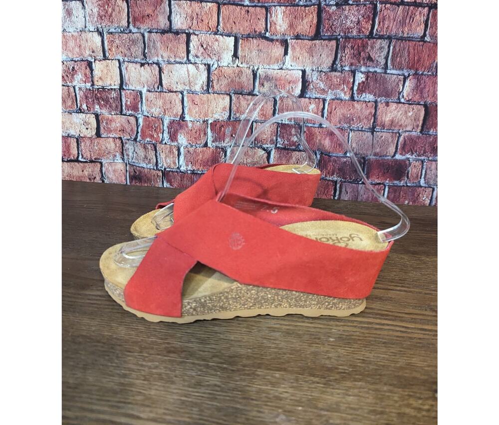 Yokono Women's size 7.5 Red Suede Wedge Sandals